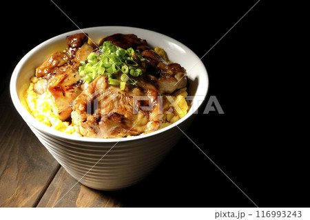 きじ焼き丼、焼き鳥丼、親子丼 116993243