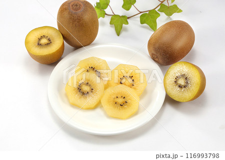 カットされたゴールドキウイ 116993798