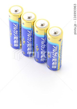単三のアルカリ乾電池 116993963