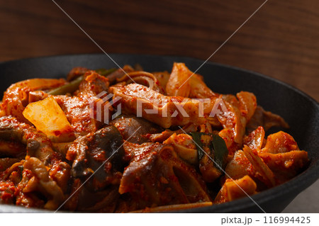 Stir-fried pork stomach with spicy seasoning 116994425