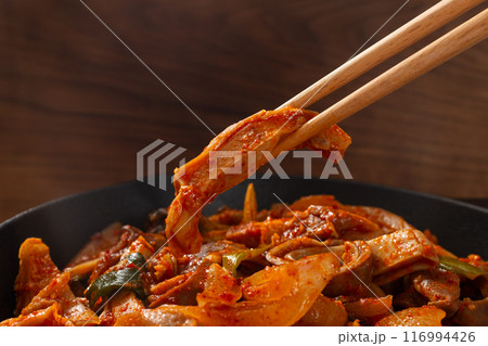 Stir-fried pork stomach with spicy seasoning 116994426