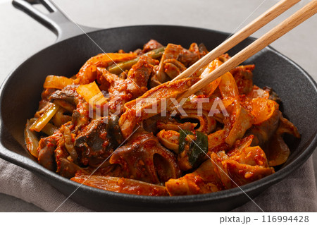 Stir-fried pork stomach with spicy seasoning 116994428