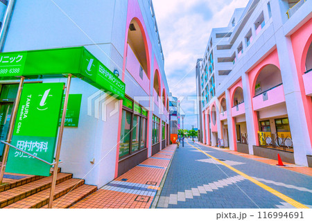 日本の横浜都市景観　JR横浜線 十日市場駅 南口 駅前の商店街などを望む＝7月20日 116994691