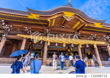 日本の寒川都市景観　相模國一之宮 寒川神社・御本殿などを望む＝令和6年7月21日 116996710