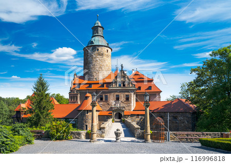 Beautiful Czocha Castle at sunny day in the village of Such, Lower Silesian voivodeship, Poland 116996818