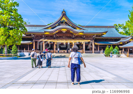 日本の寒川都市景観 相模國一之宮 寒川神社・御本殿(奥)などを望む=令和6年7月21日 日本の寒川都市景観 相模國一之宮 寒川神社・御本殿(奥)などを望む=令和6年7月21日 116996998