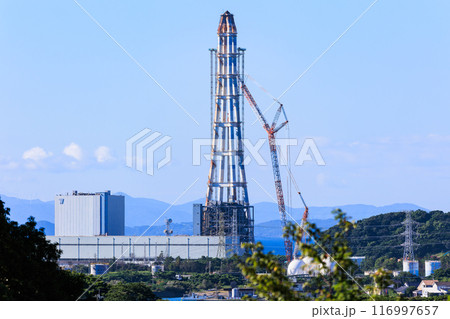 煙突撤去作業中の九州電力火力発電所跡(薩摩川内市) 煙突撤去作業中の九州電力火力発電所跡(薩摩川内市) 116997657