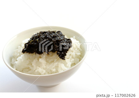 白米にのせた手づくりの海苔の佃煮 117002626