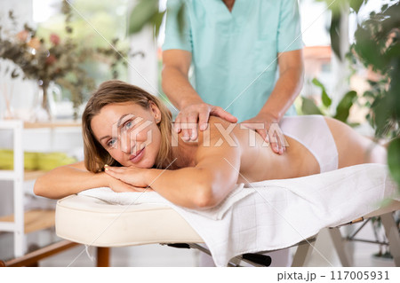Femail having massage Femail having massage 117005931