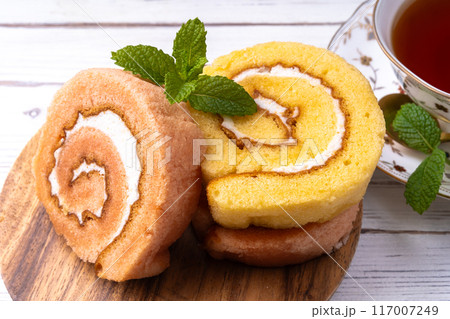 洋酒ロールケーキ 洋酒ロールケーキ 117007249