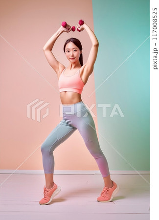 フィットネスをする女性 117008525