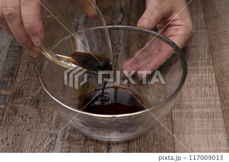 よだれ鷄　 よだれ鷄のたれ作り 117009013