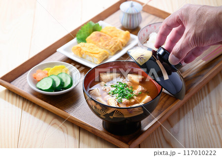 これぞ和風料理　納豆汁（納豆のお味噌汁とご飯）朝食イメージ 117010222