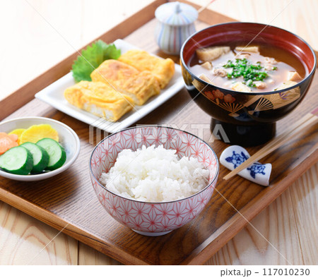 これぞ和風料理　納豆汁（納豆のお味噌汁とご飯）朝食イメージ 117010230