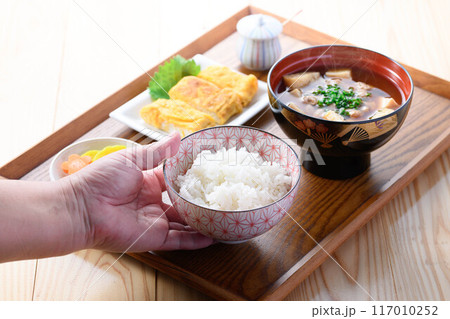 これぞ和風料理 納豆汁(納豆のお味噌汁とご飯)朝食イメージ これぞ和風料理 納豆汁(納豆のお味噌汁とご飯)朝食イメージ 117010252