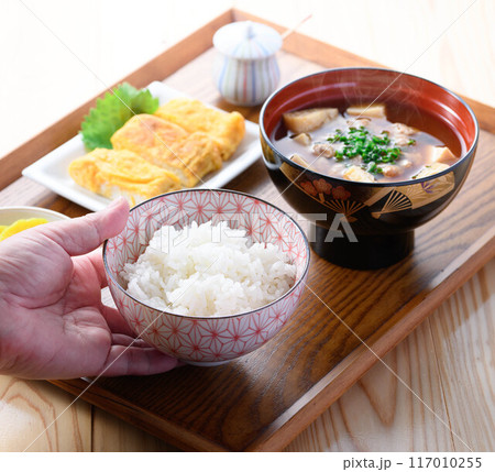 これぞ和風料理 納豆汁(納豆のお味噌汁とご飯)朝食イメージ これぞ和風料理 納豆汁(納豆のお味噌汁とご飯)朝食イメージ 117010255