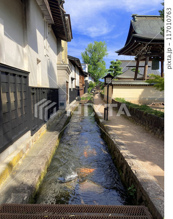 瀬戸川と白壁土蔵街（岐阜県・飛騨市） 117010763