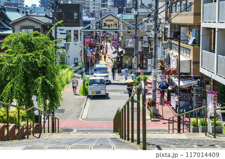 東京都　谷中ぎんざ・谷中銀座商店街　夕やけだんだん　谷根千散歩コース 117014409