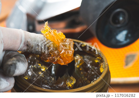 yellow transparent lithium grease 117016282