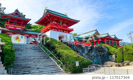山口県下関市の赤間神宮 117017304