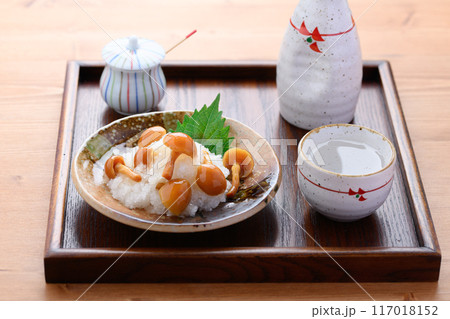 なめこおろしと日本酒 なめこおろしと日本酒 117018152