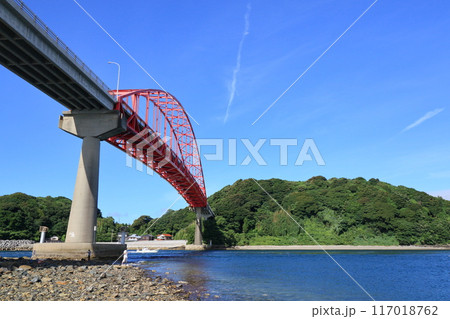 山口県下松市　笠戸大橋　笠戸島に架かる赤い橋 117018762