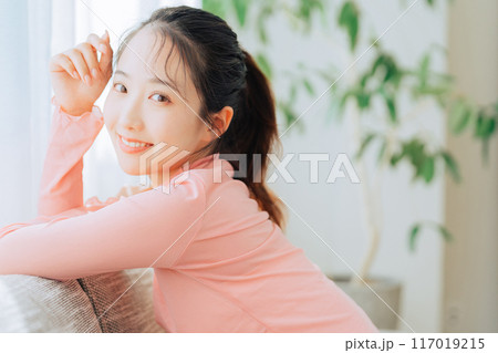 若い女性のビューティーイメージ 117019215