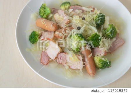 朝食用に簡単シュークルート 117019375