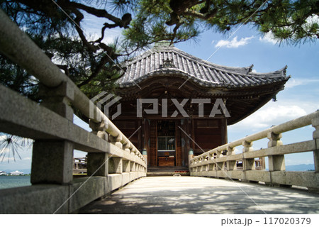 湖上の寺院 琵琶湖の浮御堂 湖上の寺院 琵琶湖の浮御堂 117020379