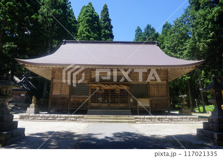 岡山県真庭市蒜山にある「茅部神社（かやべじんじゃ）」 117021335