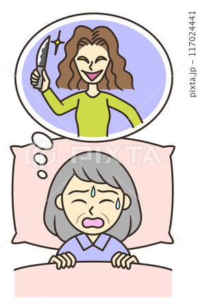 悪夢にうなされる高齢の女性 117024441