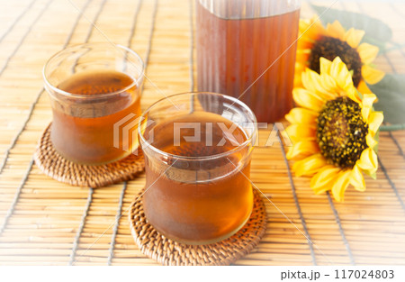 麦茶 夏の飲み物 麦茶 夏の飲み物 117024803