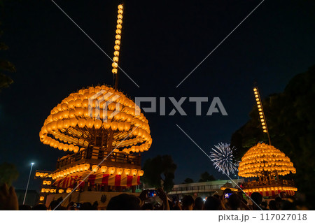 熱田まつり、夜空を彩る献灯まきわらと花火〈愛知県名古屋市〉 117027018