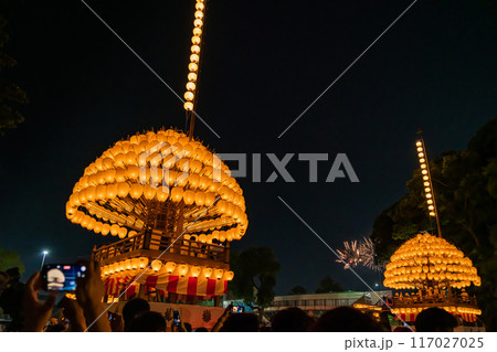 熱田まつり、夜空を彩る献灯まきわらと花火〈愛知県名古屋市〉 117027025