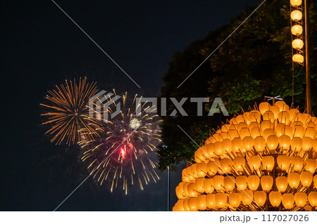 熱田まつり、夜空を彩る献灯まきわらと花火〈愛知県名古屋市〉 117027026