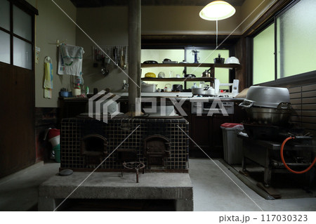かまど　昔の台所　土間 117030323