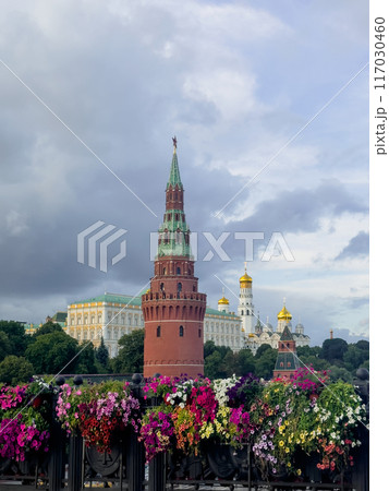 Summer flowers near Moscow Kremlin, Spasskaya Tower Summer flowers near Moscow Kremlin, Spasskaya Tower 117030460