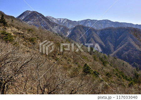 丹沢 大室山の犬越路より 雪稜の丹沢主稜と石棚山稜 丹沢 大室山の犬越路より 雪稜の丹沢主稜と石棚山稜 117033040