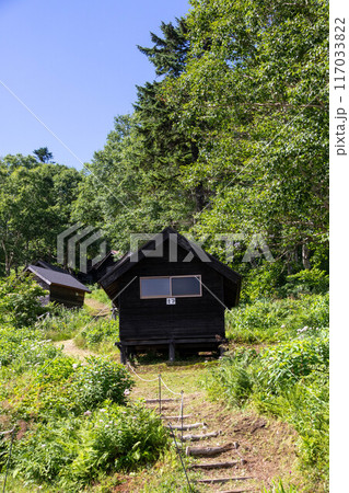 野反湖キャンプ場のバンガローエリア 117033822