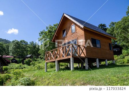 野反湖キャンプ場のバンガローエリア 117033824