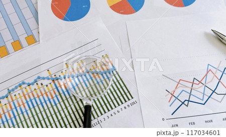 グラフと虫メガネ　データ分析　ビジネス　バナー素材 117034601
