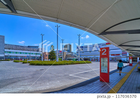 東京都稲城市の若葉台駅北側ロータリーを見る 東京都稲城市の若葉台駅北側ロータリーを見る 117036370