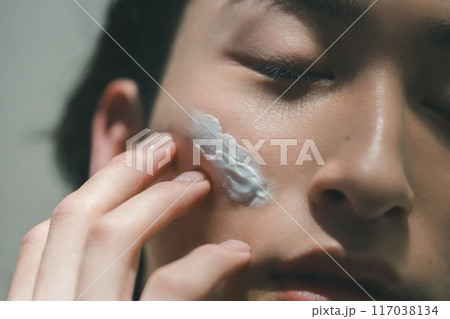 男性用フェイスクリーム 117038134