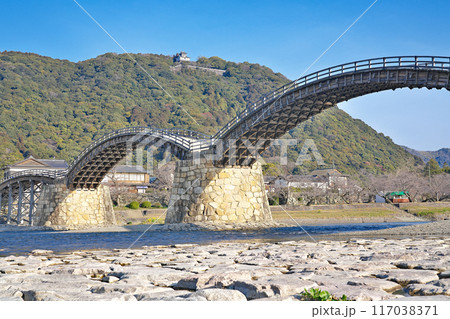 【錦帯橋】 山口県岩国市岩国 【錦帯橋】 山口県岩国市岩国 117038371
