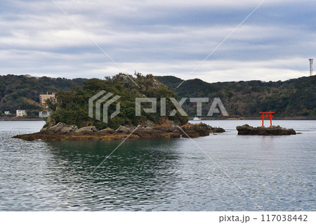 下田港　毘沙子島（静岡県下田市） 117038442