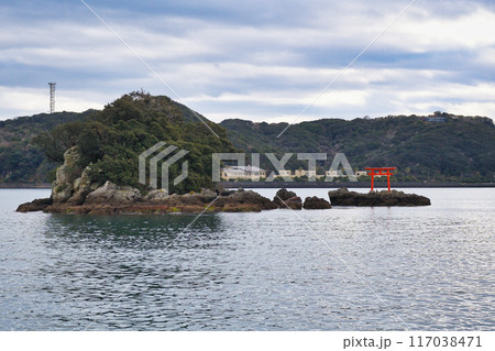 下田港　毘沙子島（静岡県下田市） 117038471