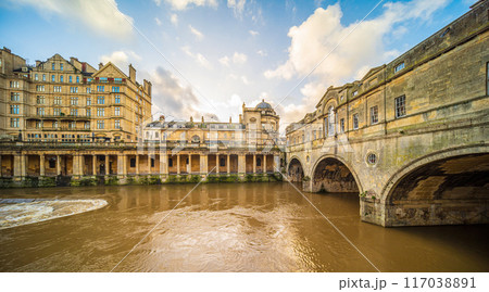 Pulteney Bridge spanning the River Avon, in Bath England 117038891