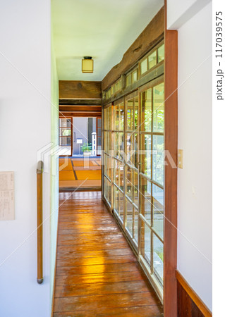 下田市旧澤村邸　廊下 117039575