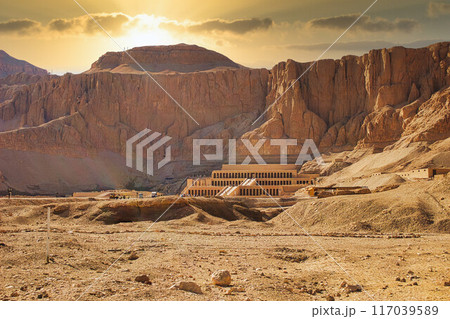 ハトシェプスト女王葬祭殿(エジプト) ハトシェプスト女王葬祭殿(エジプト) 117039589