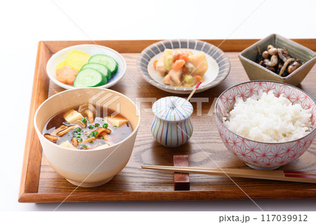 なめこ汁とご飯とおかず なめこ汁とご飯とおかず 117039912